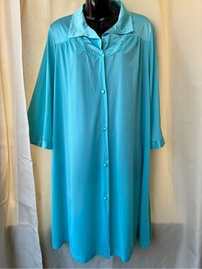 Vintage Vanity Fair Large Nylon Turquoise Short Robe